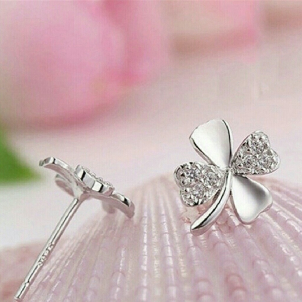 Four Leaf Clover Earrings - Picture 1 of 3